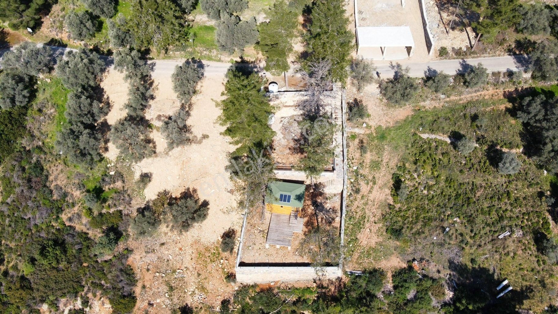İçerisinde Ahşap Ev Olan Satılık Tarla - Görsel 11
