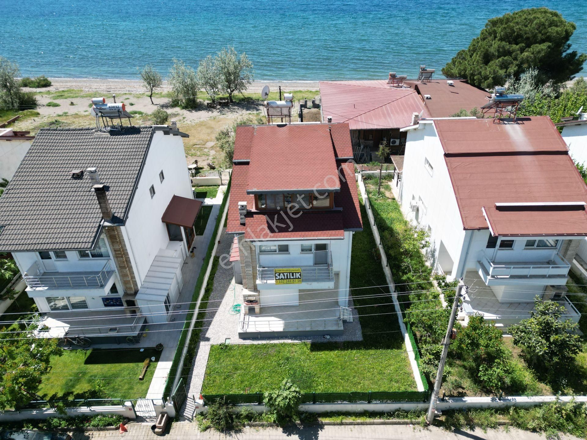 Edremit Avcılar Satılık Villa  POYRAZ GAYRİMENKUL'den ALTINOLUK FENER'de DENİZ'e SIFIR SATILIK VİLLA 