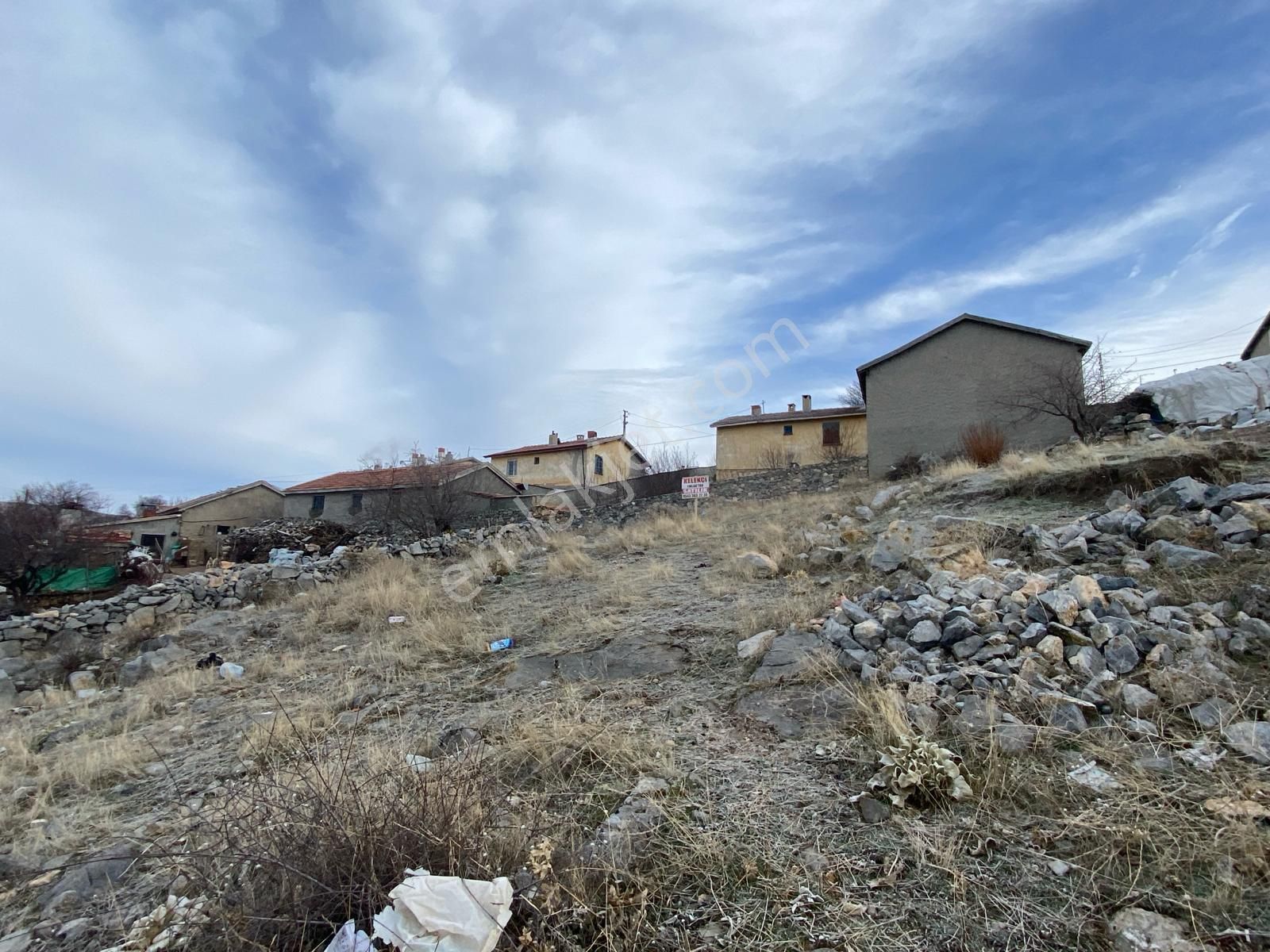 Bolvadin Karayokuş Köyü Satılık Konut İmarlı  BOLVADİN KARAYOKUŞ KÖYÜNDE KONUT İMARLI ARSA