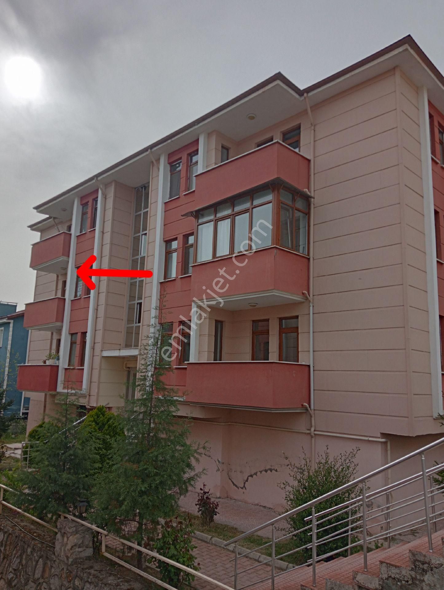 Safranbolu Esentepe Satılık Daire Safranbolu Esentepe mahallesinde ara kat 3+1 daire satılıktır 