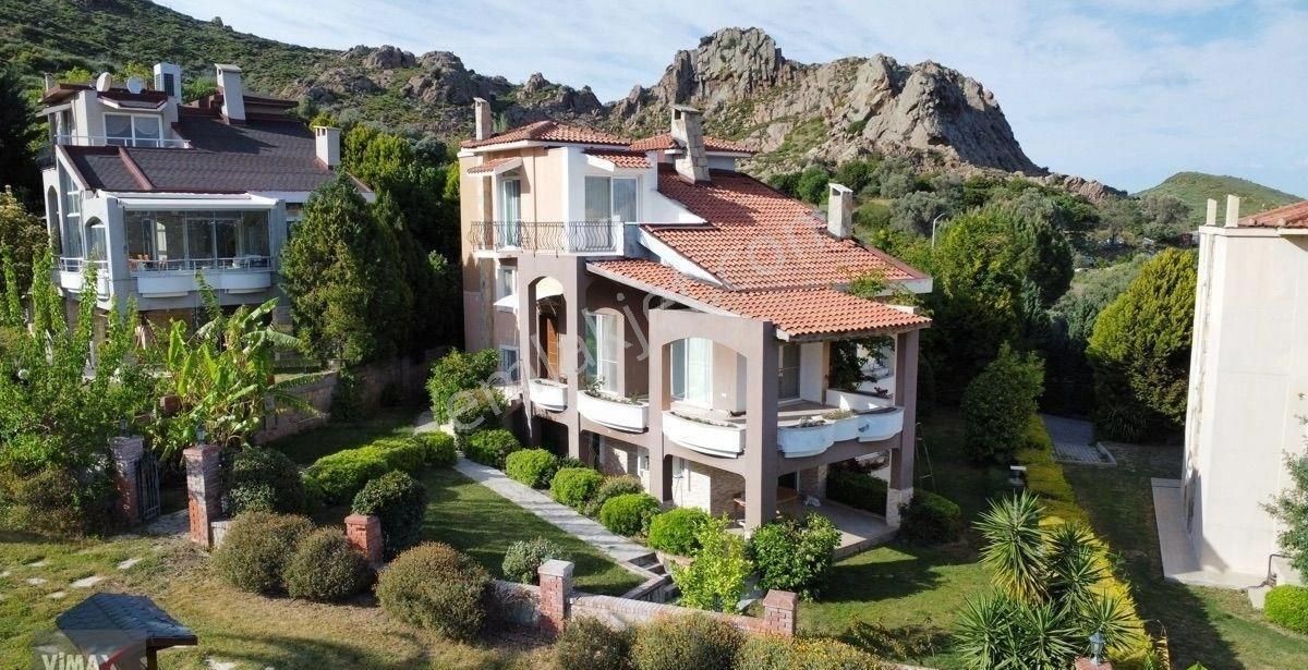 Urla İskele Satılık Villa VİMAX’DAN URLA İSKELE MAH DOĞAYLA İÇ İÇE SATILIK LÜKS VİLLA