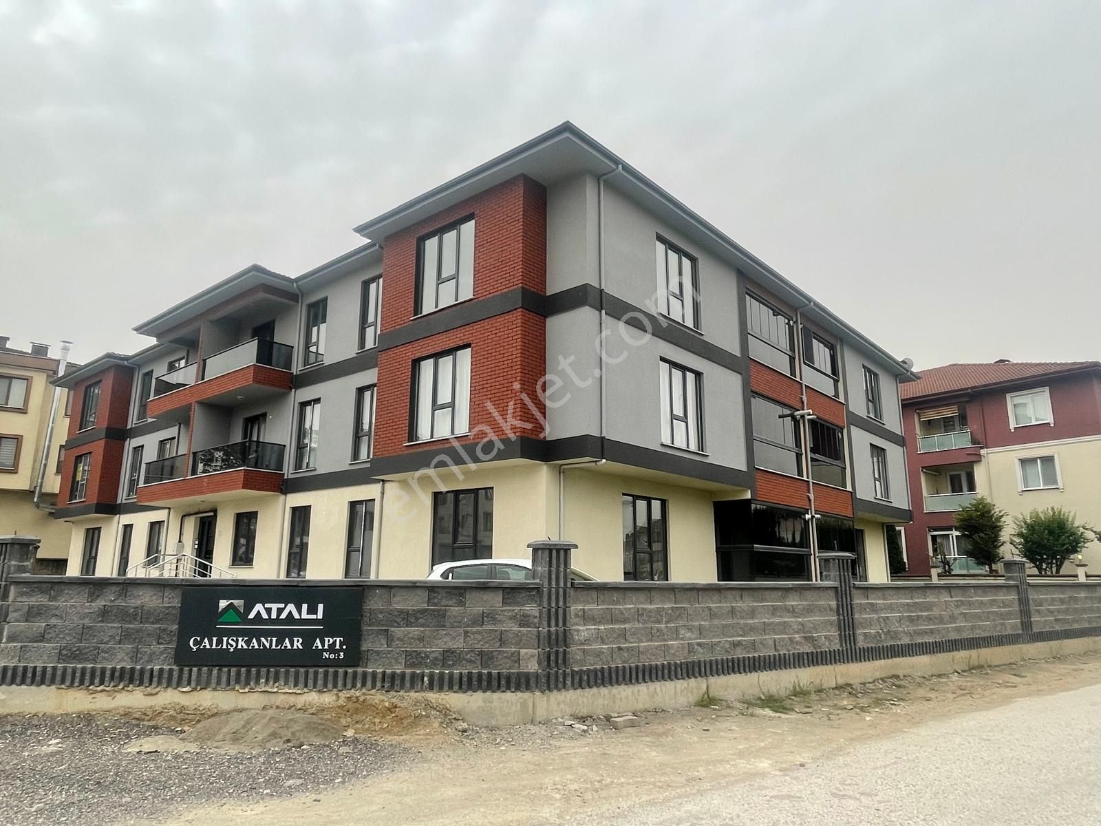 Düzce Merkez Koçyazı Satılık Daire  DÜZCE MERKEZ KOÇYAZI MAHALLESİNDE SATILIK 3+1 DAİRE