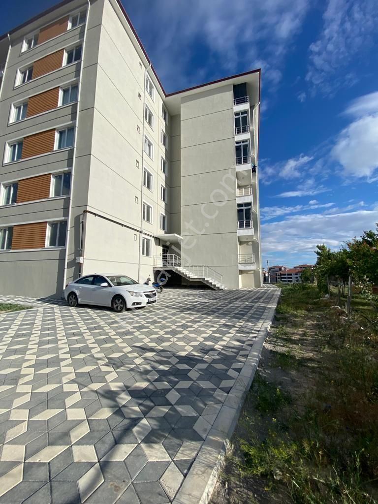Karşıyaka Mah 3+1 Ara Katta Fuul Yapılı Ön Cephe - Görsel 2