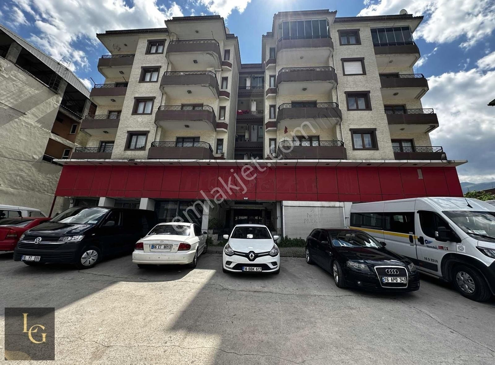 Yıldırım Esenevler Satılık Daire METROYA YÜRÜME MESAFESİNDE 3+1 150 M2 ARA KAT DAİRE