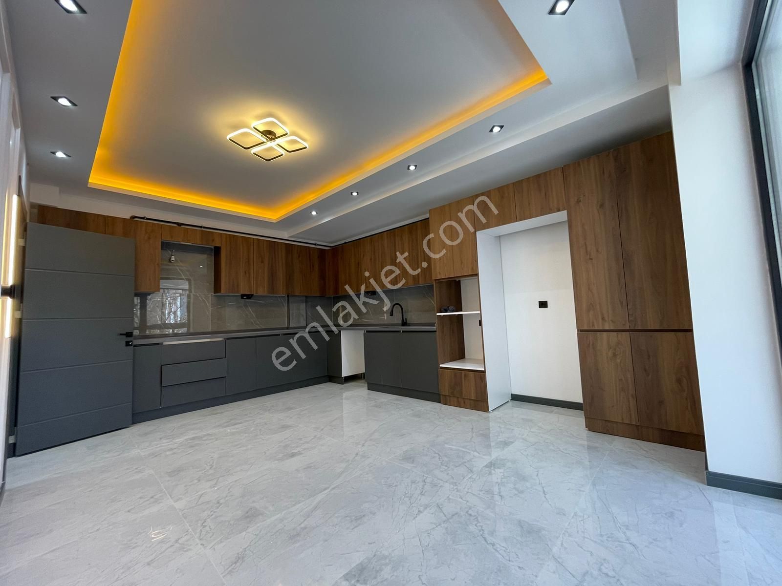 Tepebaşı Çamlıca Satılık Daire  BATIKENT HATTIN'DA 3+1 180+35M2 ÖZEL GARAJLI LÜXS FERAH DAİRE