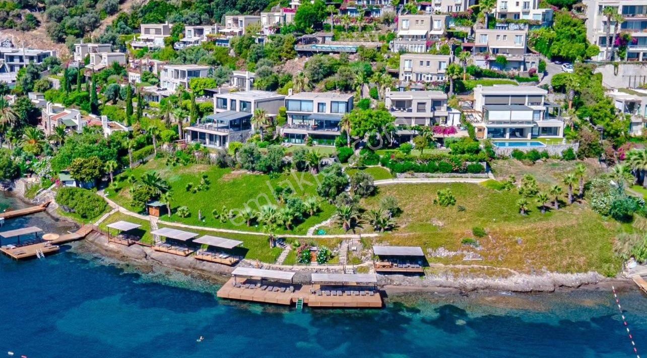Bodrum Gündoğan Satılık Villa  BODRUM GÜNDOĞAN'DA DENİZE SIFIR  7+1 MÜSTAKİL VİLLA