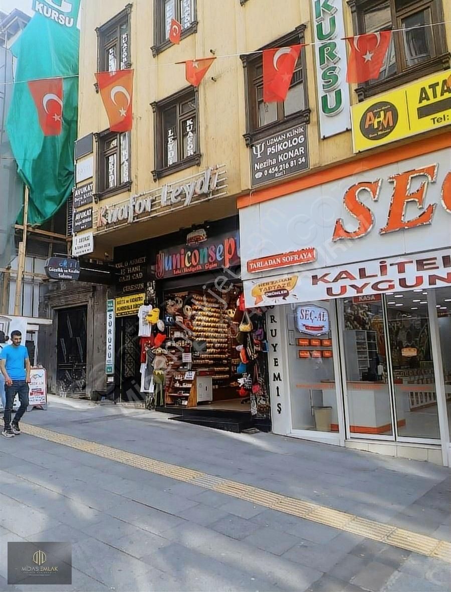 Giresun Merkez Şeyh Keramettin Satılık Dükkan & Mağaza Gazi Caddesinde Satılık 2 Katlı Dükkan