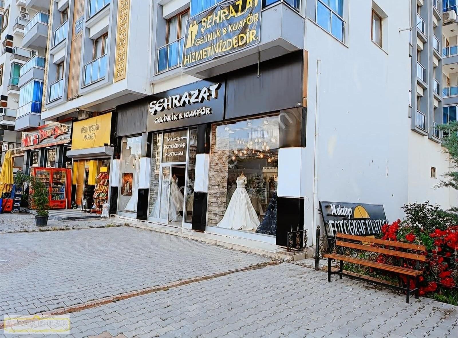 Yeşilyurt Tecde Satılık Dükkan & Mağaza Tecde Ana Caddede ACİL!!Satılık 450 m2 Dükkan