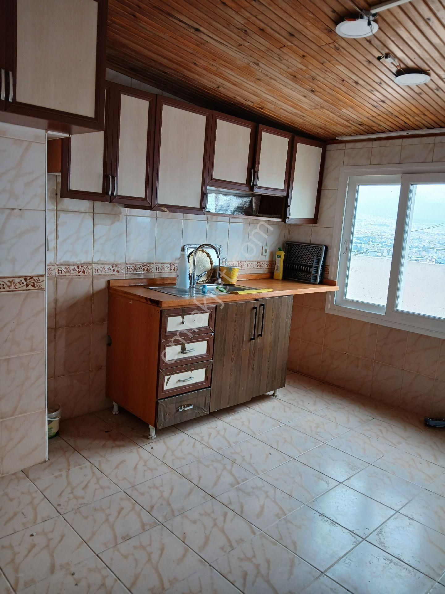 Satılık 120 M2 3+1 Sobalı Asansörlü Ferah Geniş İçerisi Boş Büyük Bir Daire