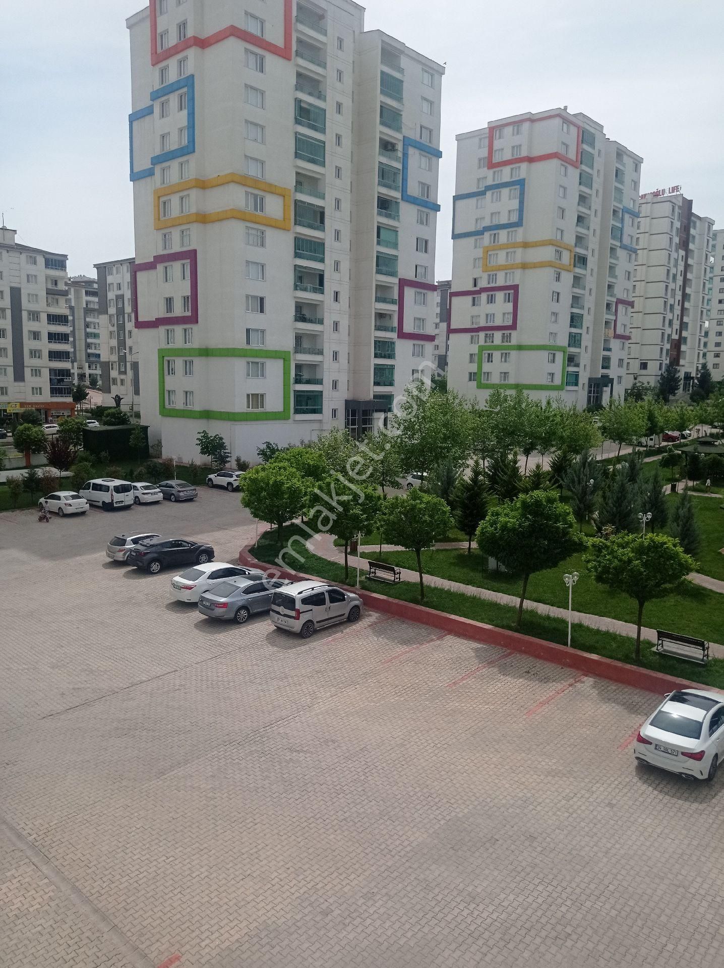 Kayapınar Fırat Satılık Daire 3+1 Temiz Havuzlu Yüksek Güvenlikli Serin Yapı Paradise Sitesi