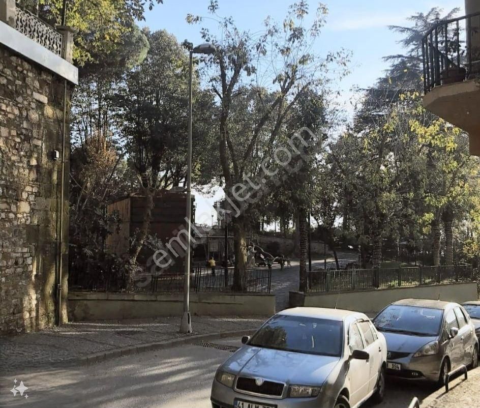 İzmit Kozluk Satılık Daire İZMİT  SARAY YOKUŞUNDA GARAJLI 3+1 SATILIK DAİRE 