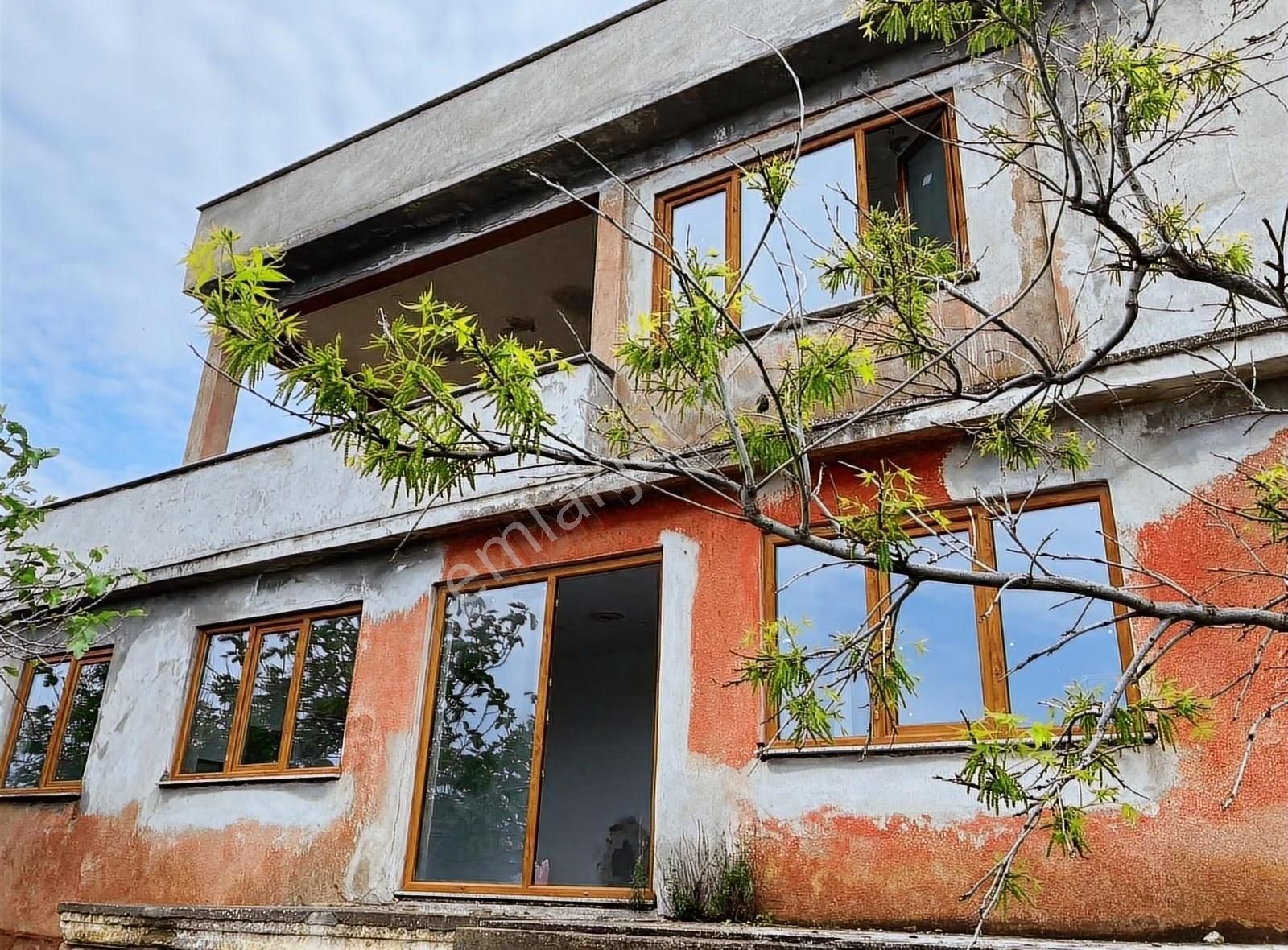 Gönen Kınalar Satılık Villa Dalkıran'dan Balıkesir Gönen Denizkent 8+2 Villa Denize Sıfır