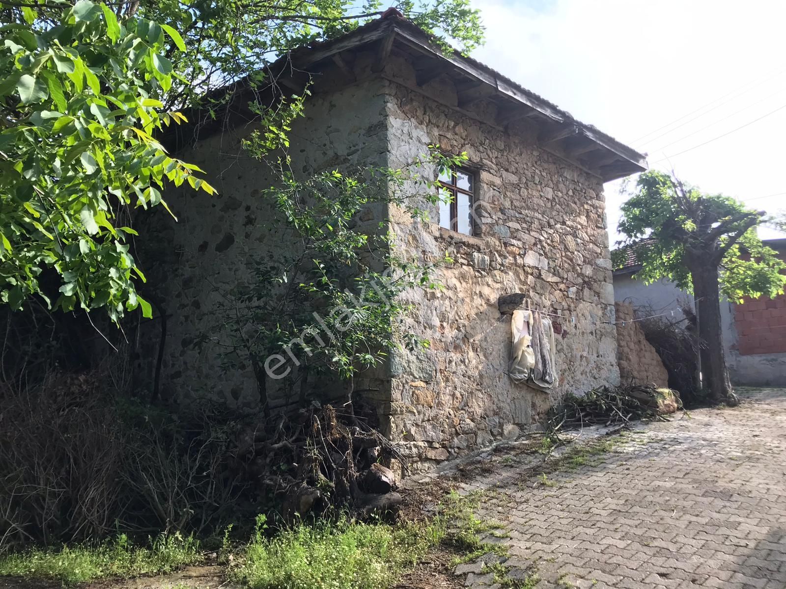 Sındırgı Yaylacık Satılık Köy Evi SINDIRGI REEL YATIRIMDAN Satılık mustakil Taş ev