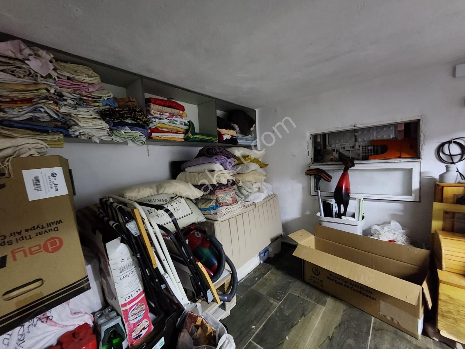 Dikili Cumhuriyet Satılık Butik Otel  TURHAN'dan Merkezde Denize Sıfır Faal Butik Otel