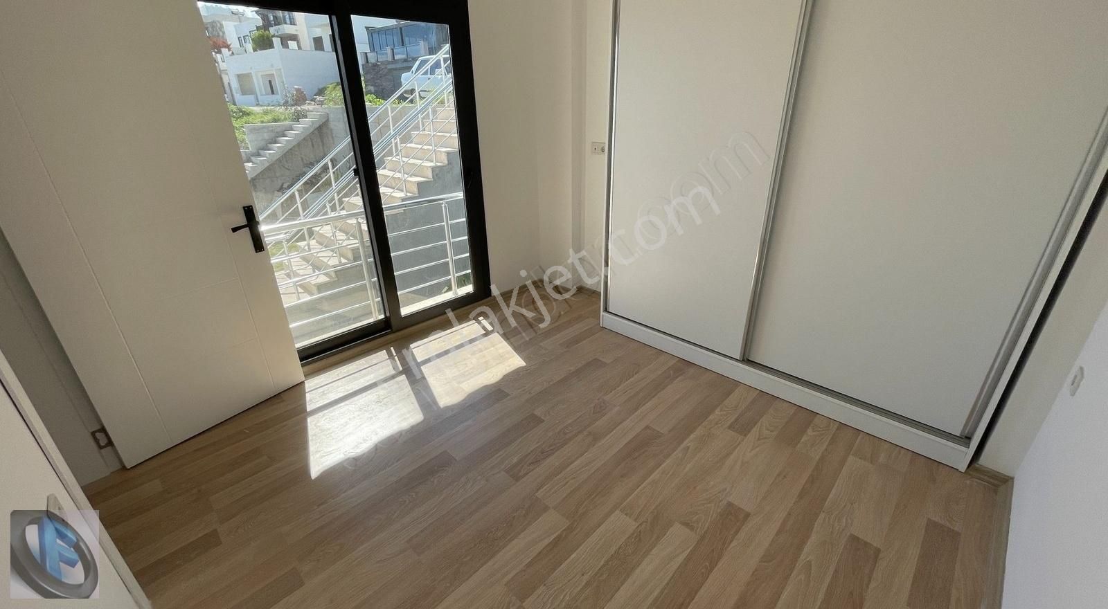 Favori'den Müstakil Bahçeli Villa 3+1 - Görsel 21