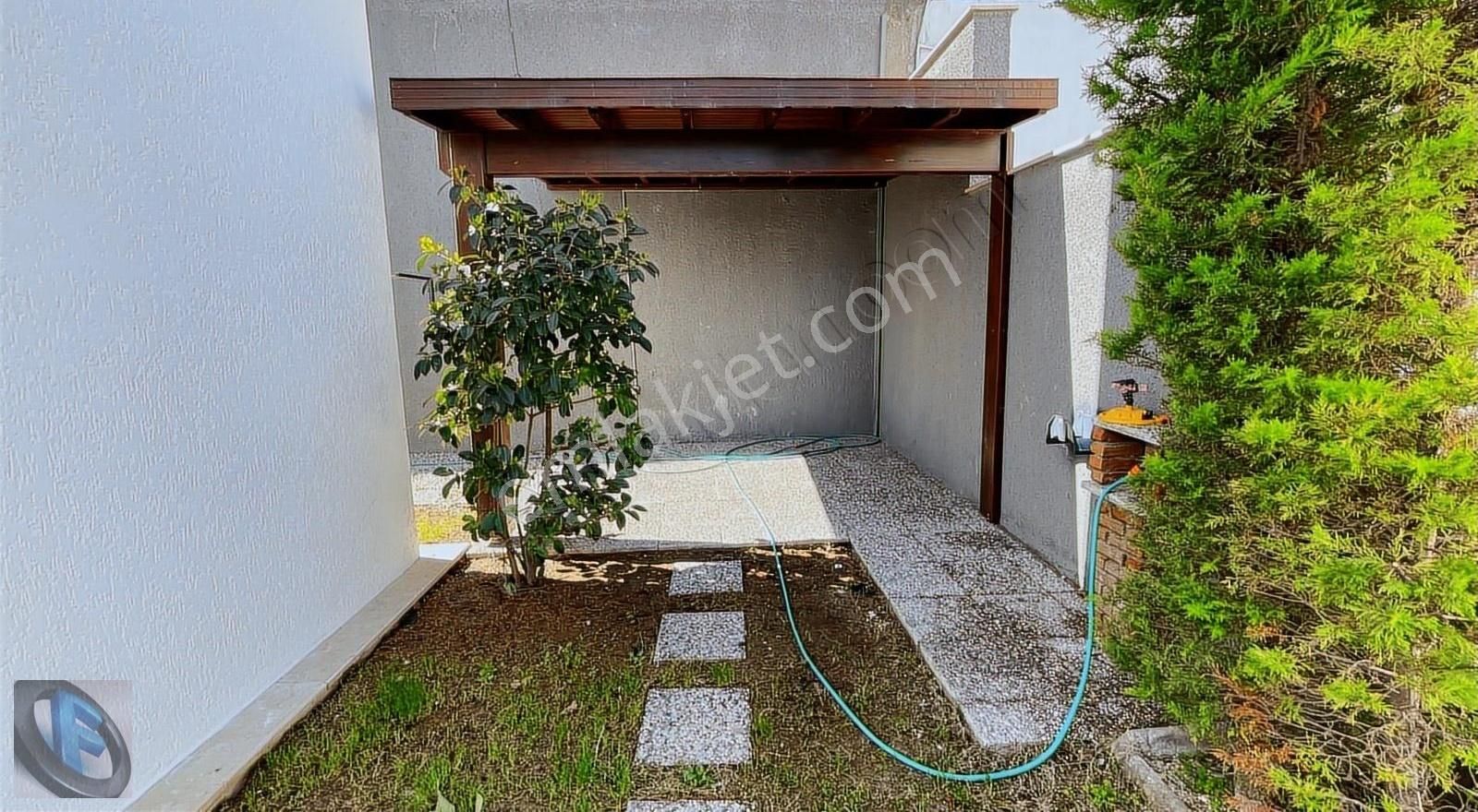 Favori'den Müstakil Bahçeli Villa 3+1 - Görsel 6