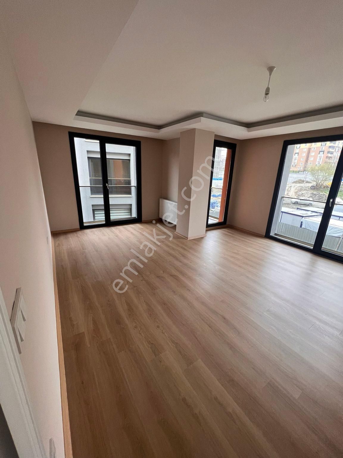 Beylikdüzü Marmara Kiralık Daire  DENİZ İSTANBULA KOMŞU SİTE İÇERİSİNDE 2+1 KİRALIK DAİRE