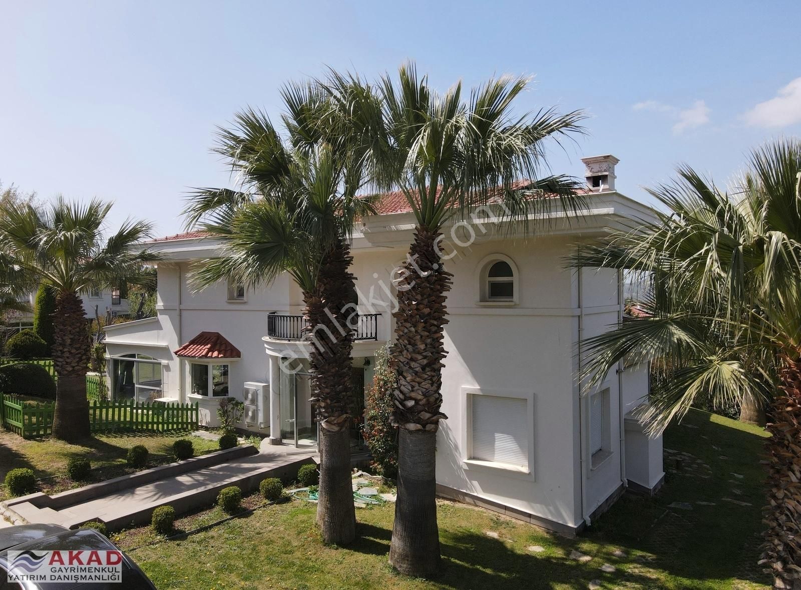 Urla Bademler Satılık Villa Urla Bademler'de Lüks Büyük Satılık Villa