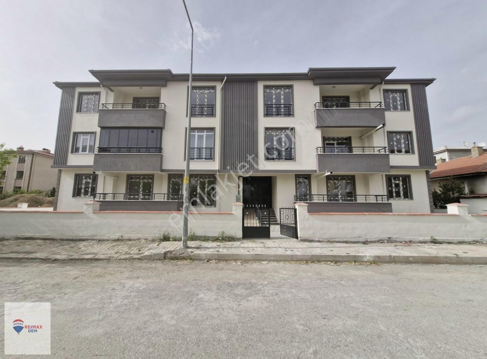 Erzincan Merkez Barbaros Satılık Daire RE/MAX DEM'DEN BARBAROS MAHALLESİNDE 2+1 SIFIR DAİRE