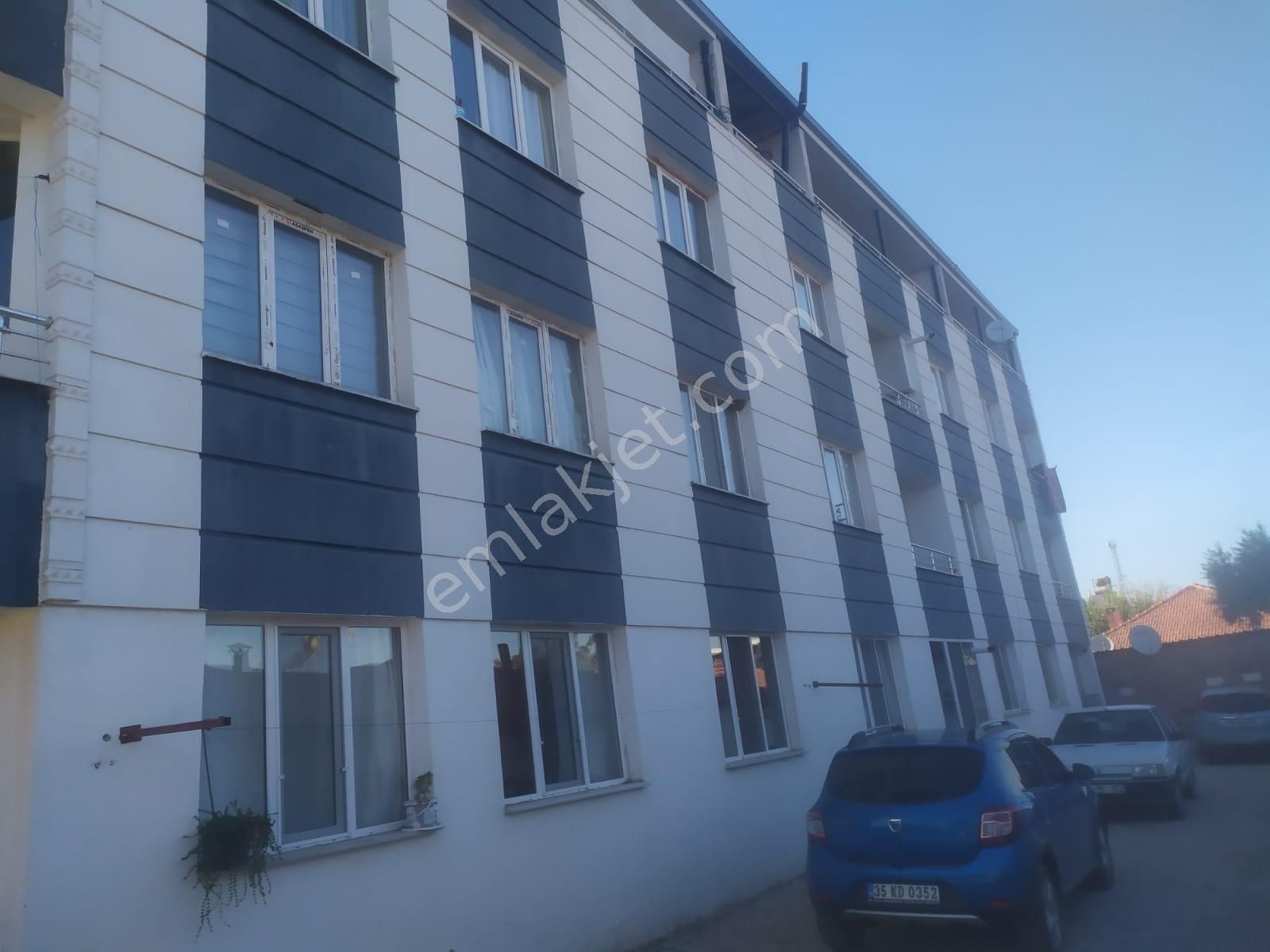 Ahmetli Zafer Satılık Daire  SATILIK GENİŞ 3+1 DAİRE