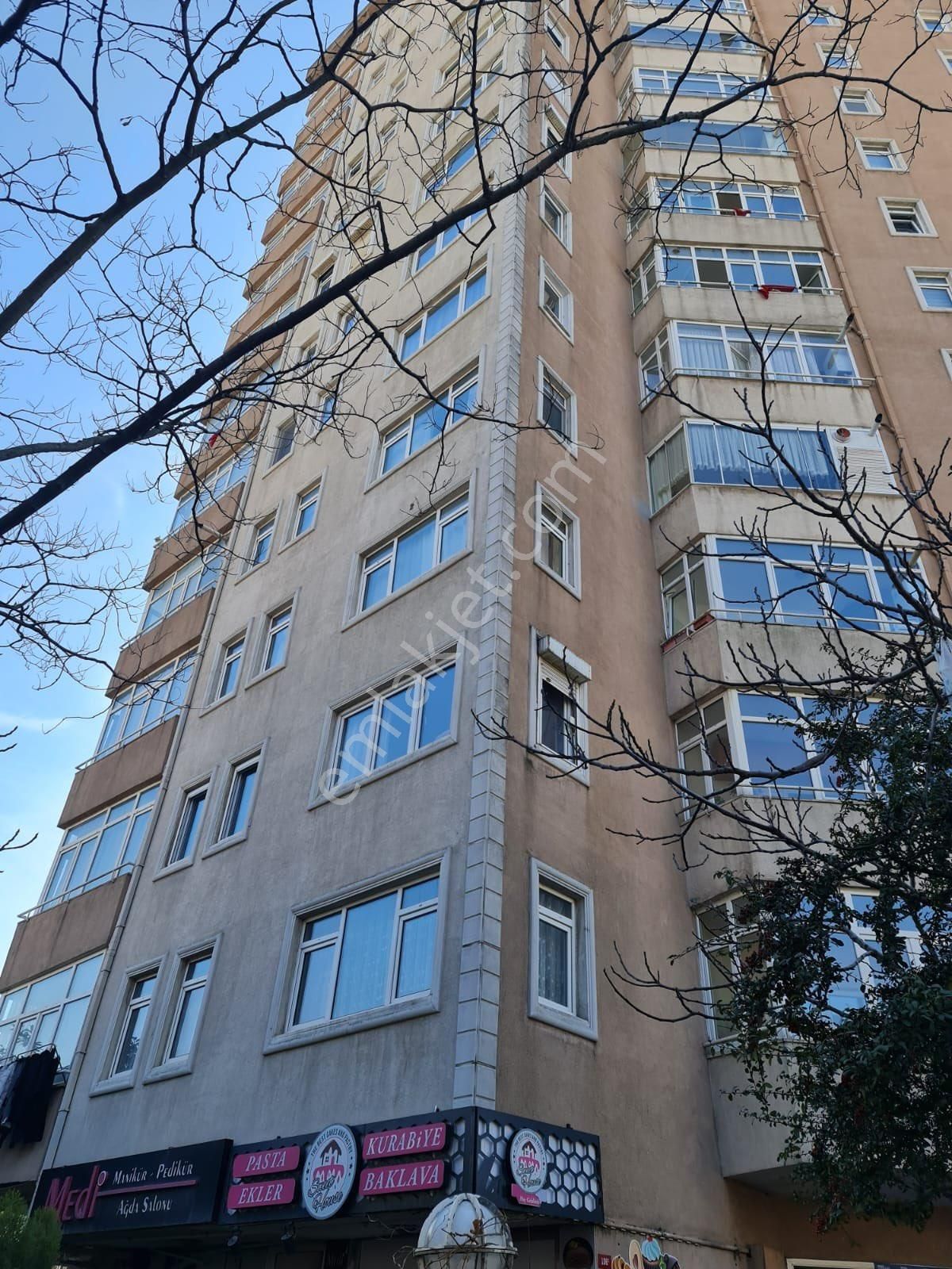 Ümraniye Atakent Satılık Daire MİTHATPAŞA CADDESİ ÜZERİNDE OTOPARKLI 3+1 DAİRE