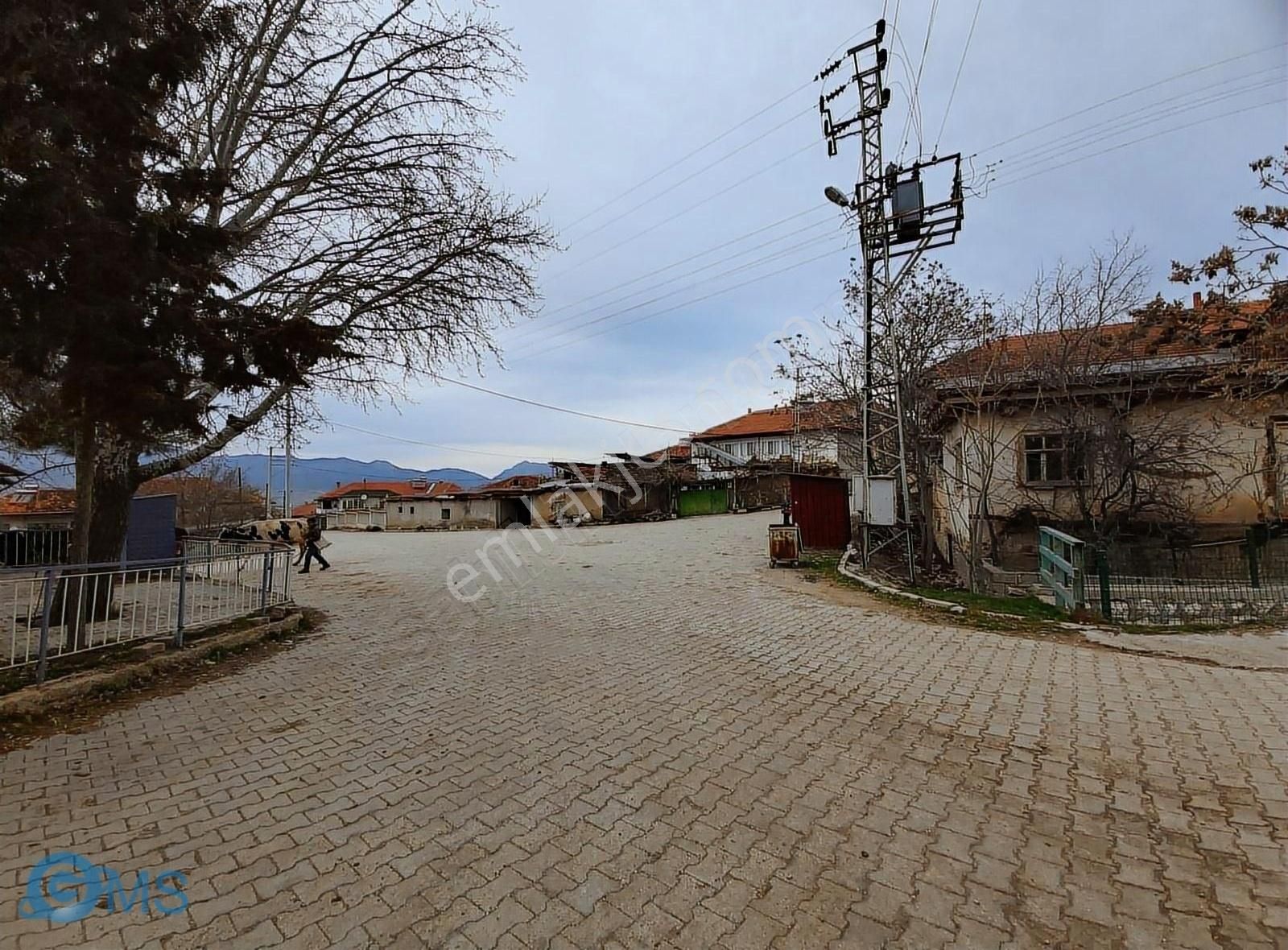 Yeşilova Büyük Yakada 1458m2 Yolu Var Müstakil Tapu Yatırımlık - Görsel 6