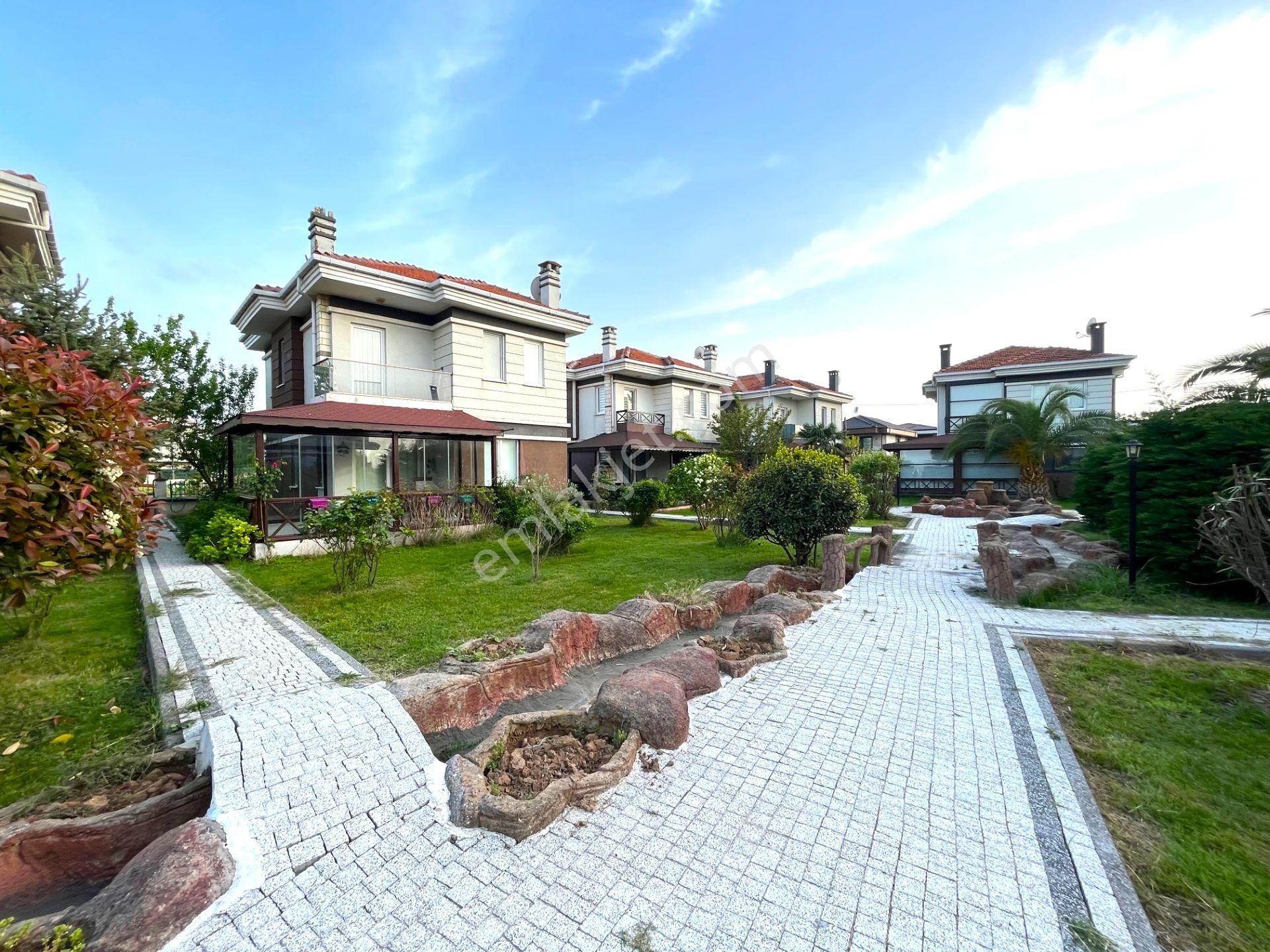 Şile Kumbaba Satılık Villa Tayfuroğlundan Şile Kumbabada Site İçerisinde Müstakil 3+1 Villa