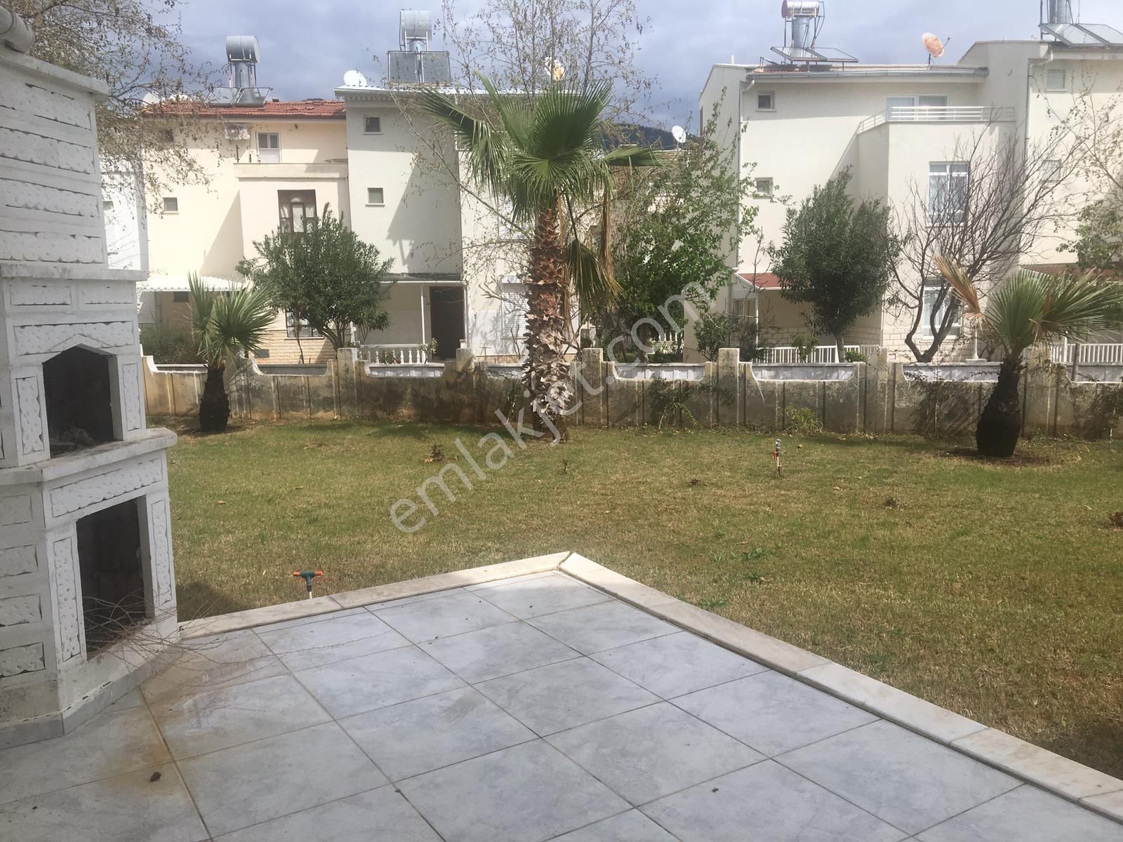 Bozyazı Tekeli Satılık Villa  BULUT GAYRİMENKUL DEN BOZYAZI AKSAZ SİTESİNDE SATILIK 4+1 VİLLA