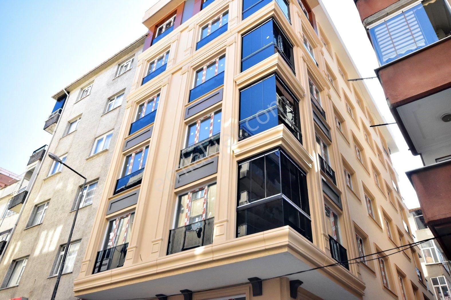 Bahçelievler Soğanlı Satılık Daire  Marcity'den Basınsitesi Migros Market Civarı Köşe 2 Yıllık Bina