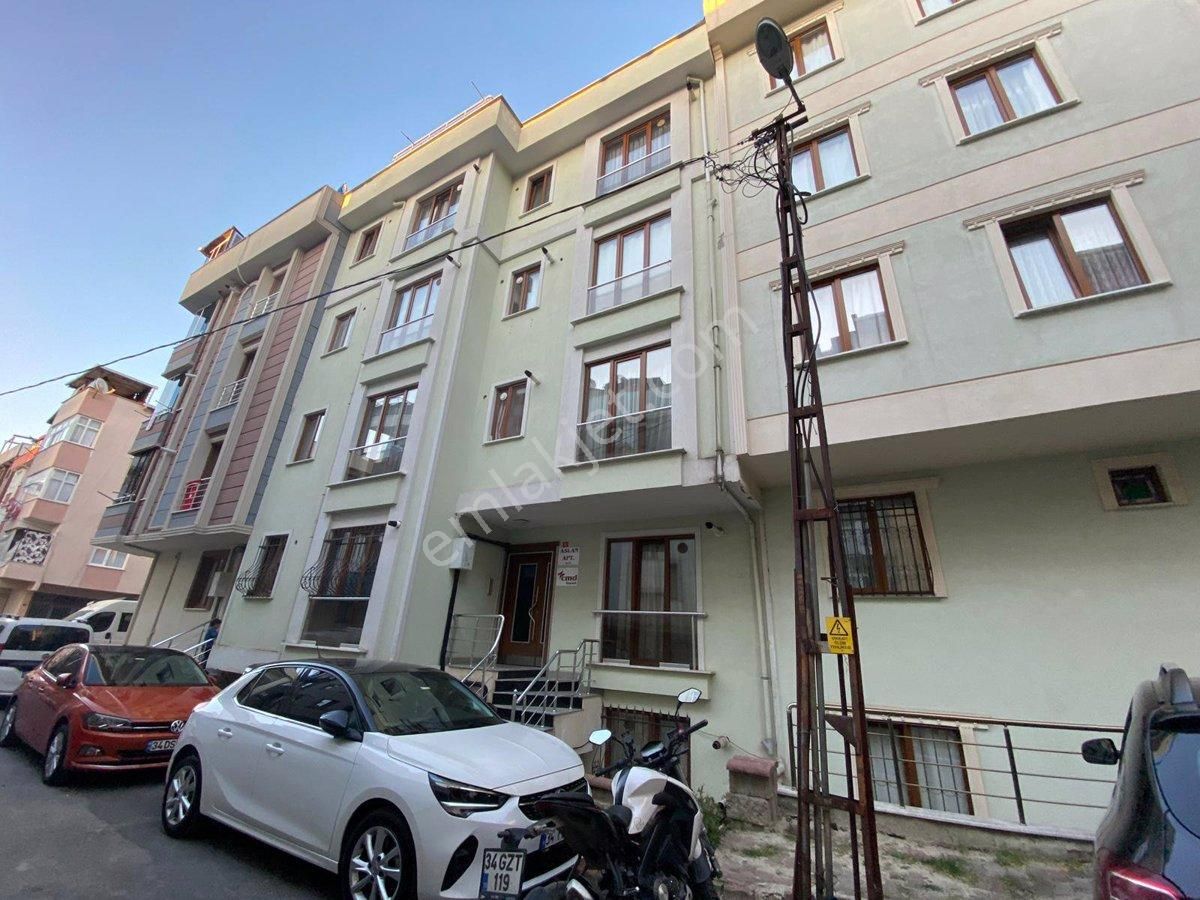 Çekmeköy Hamidiye Satılık Daire ACİL SATILIK-ÇEKMEKÖY HAMİDİYE'DE MADENLER METROYA YAKIN  1+1 BAHÇE KATI DAİRE