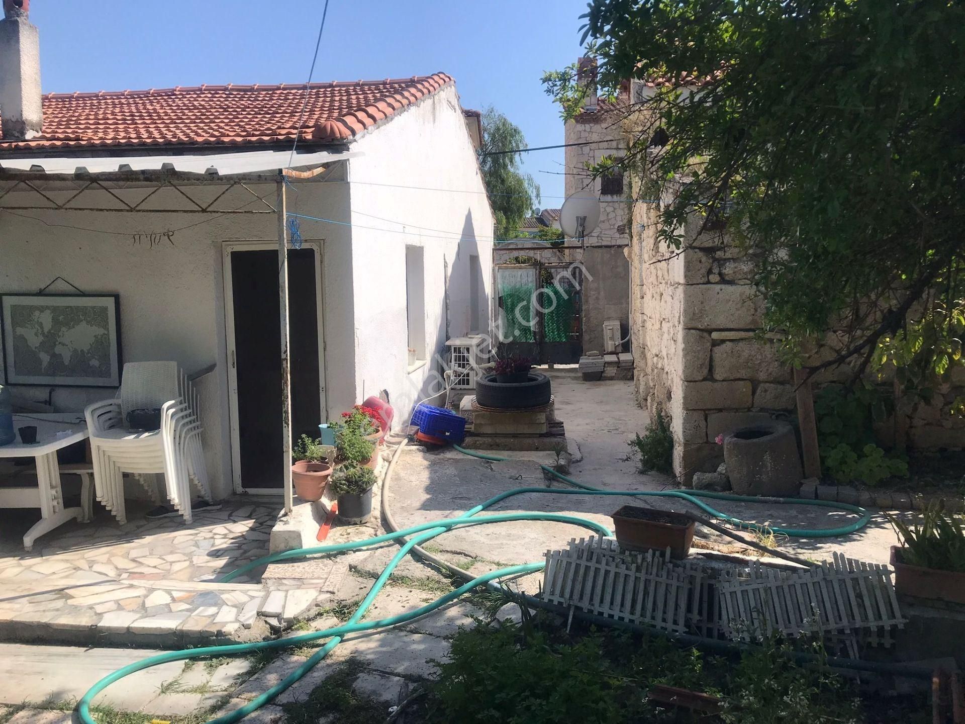 Müjgan Emlak'tan Çeşme Alaçatı'da Bahçeli Taş Ev - Görsel 16