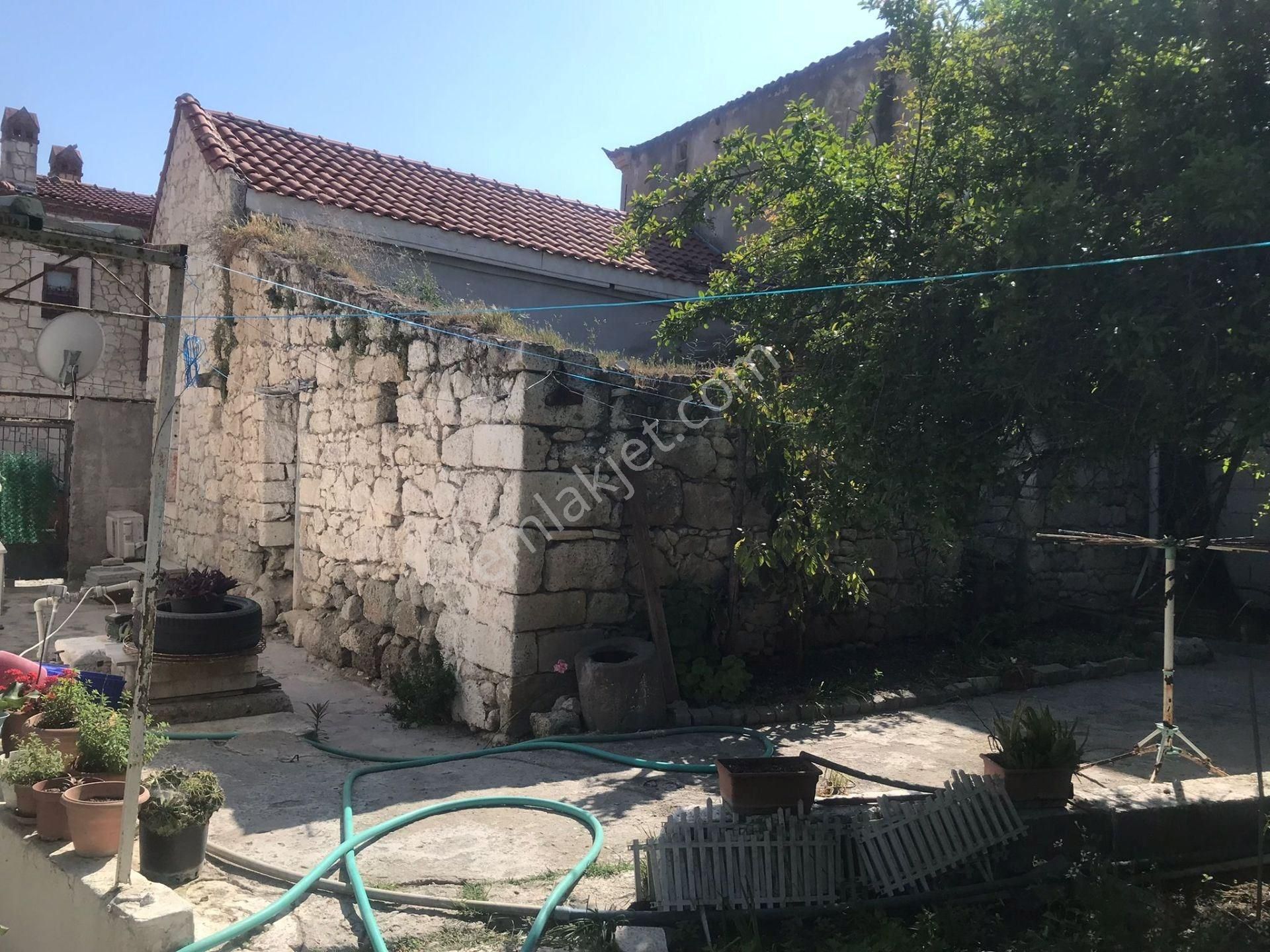 Müjgan Emlak'tan Çeşme Alaçatı'da Bahçeli Taş Ev - Görsel 15