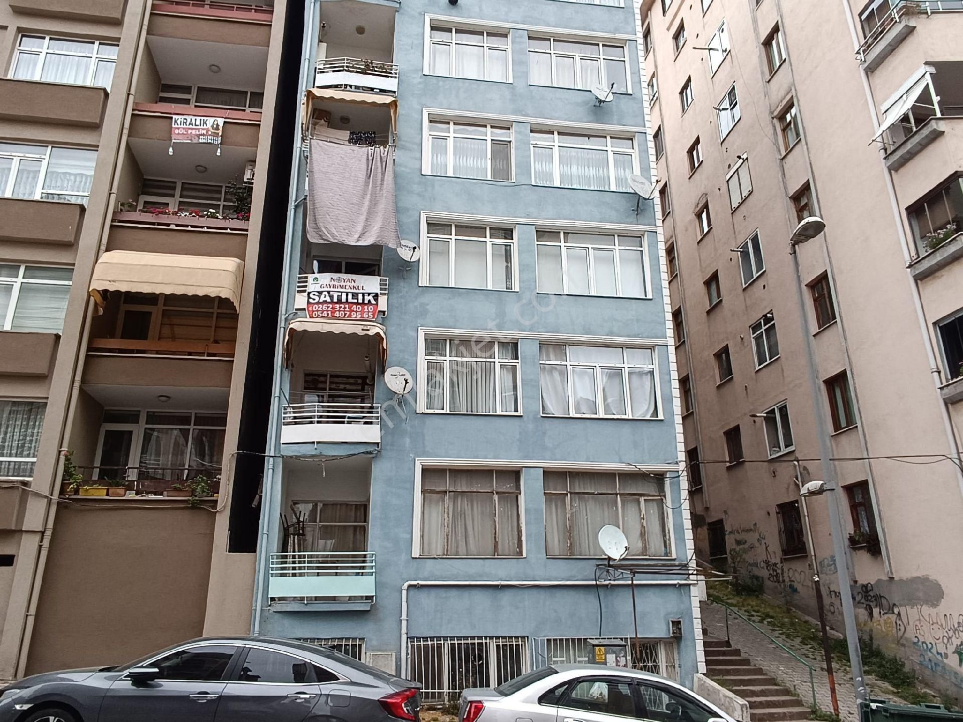 İzmit Akçakoca Satılık Daire 2+1 90 M2 IÇİ FULL YAPILI  FIRSAT DAİRE