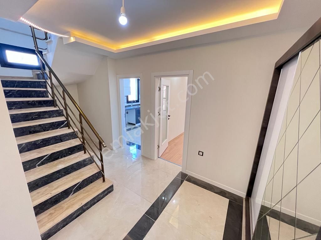 Aras emlaktan akçayda lüks 3+1 dubleks dai̇re