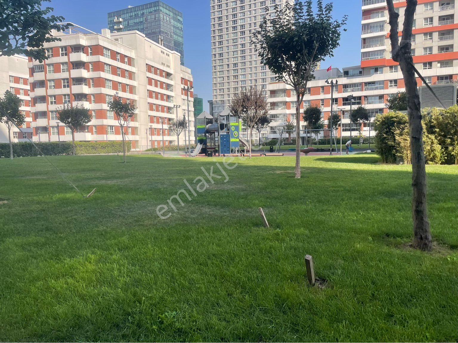 Bağcılar 15 Temmuz Satılık Daire NUROL PARK SATILIK 3+1 PANORAMİK MANZARA VE HAVUZ CEPHE