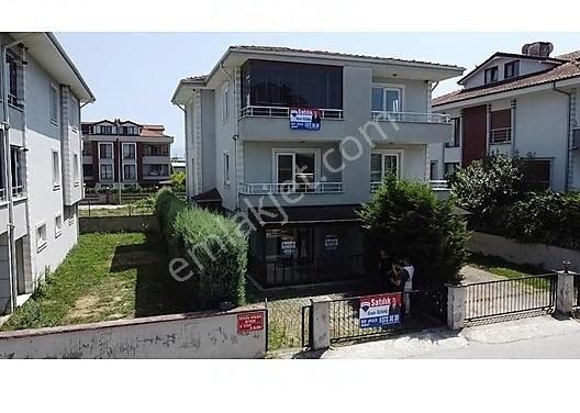 Serdivan Köprübaşı Satılık Villa REMAX MAVİ'DEN SÜPER LOKASYON 4+1 BAHÇELİ TRİBLEKS BOŞ VİLLA