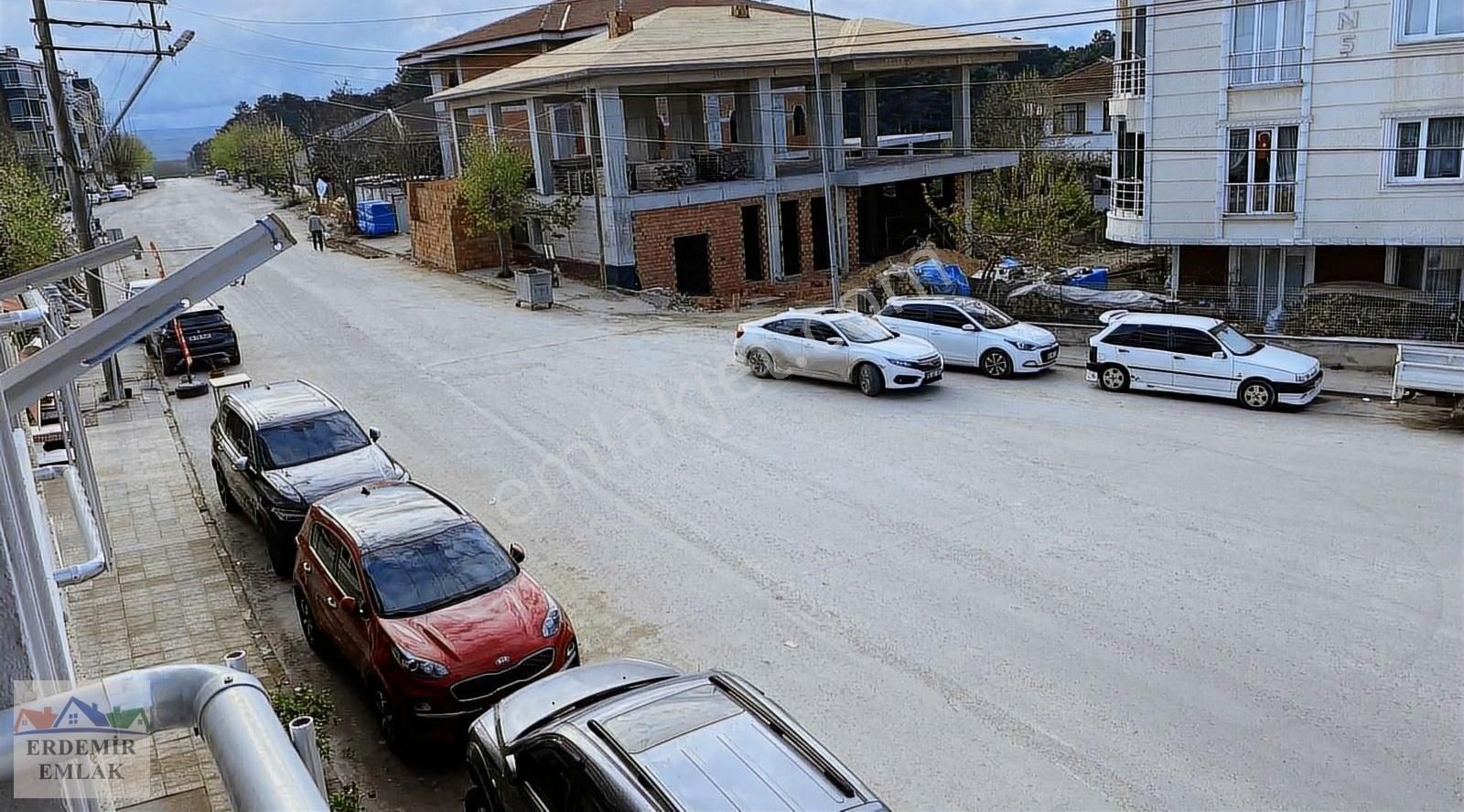 Demirköy İğneada Bld. (Yeni) Satılık Daire ERDEMİR emlaktan fuul eşyalı yola cephe merkezde 2+1