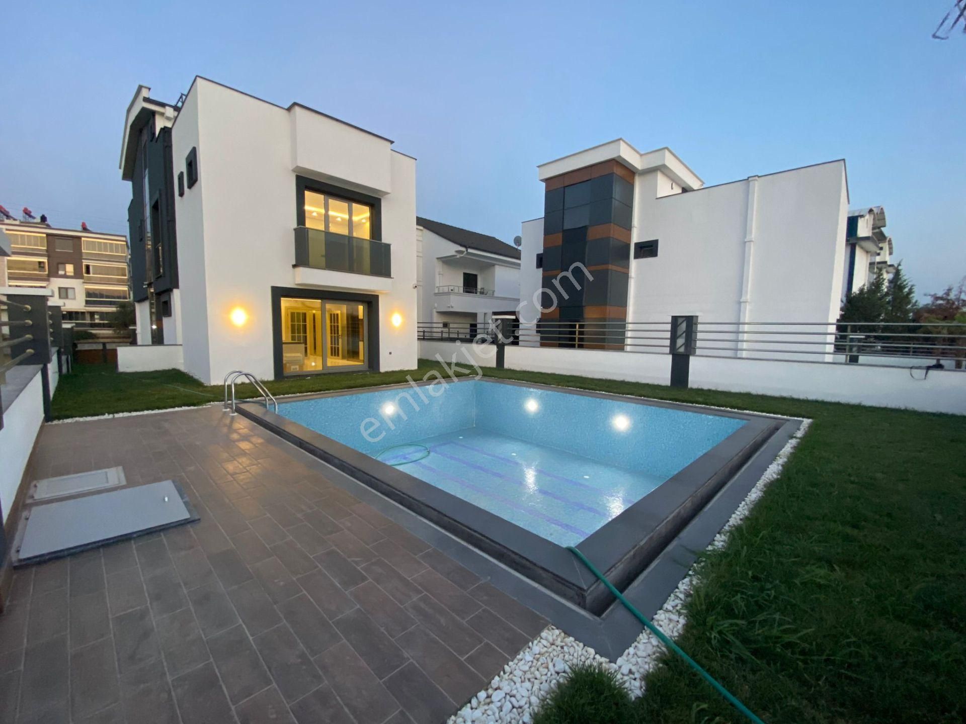 Edremit Akçay Satılık Villa  SABRİ PINARBAŞI'dan HAYALLERİN ÖTESİNDE AKÇAY'da SATILIK ULTRA LÜKS VİLLA 