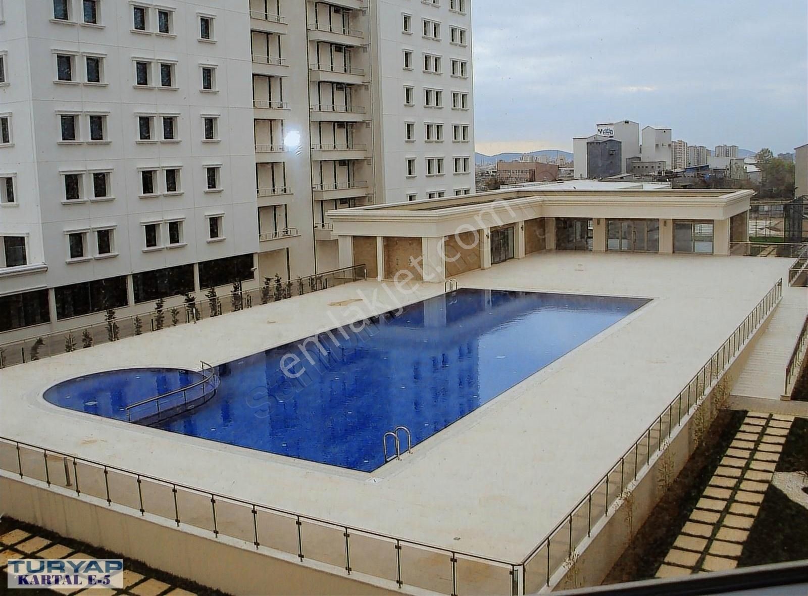 Kartal Orta Satılık Daire KARTAL UPTWİNS'DE HAVUZ MANZARALI SATILIK 1+1 DAİRE