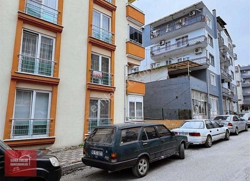 Soma Hürriyet Satılık Daire SOMA EMLAK** SATILIK KÖYLÜ GARAJI YAKINI 150 M2 3+1 DAİRE