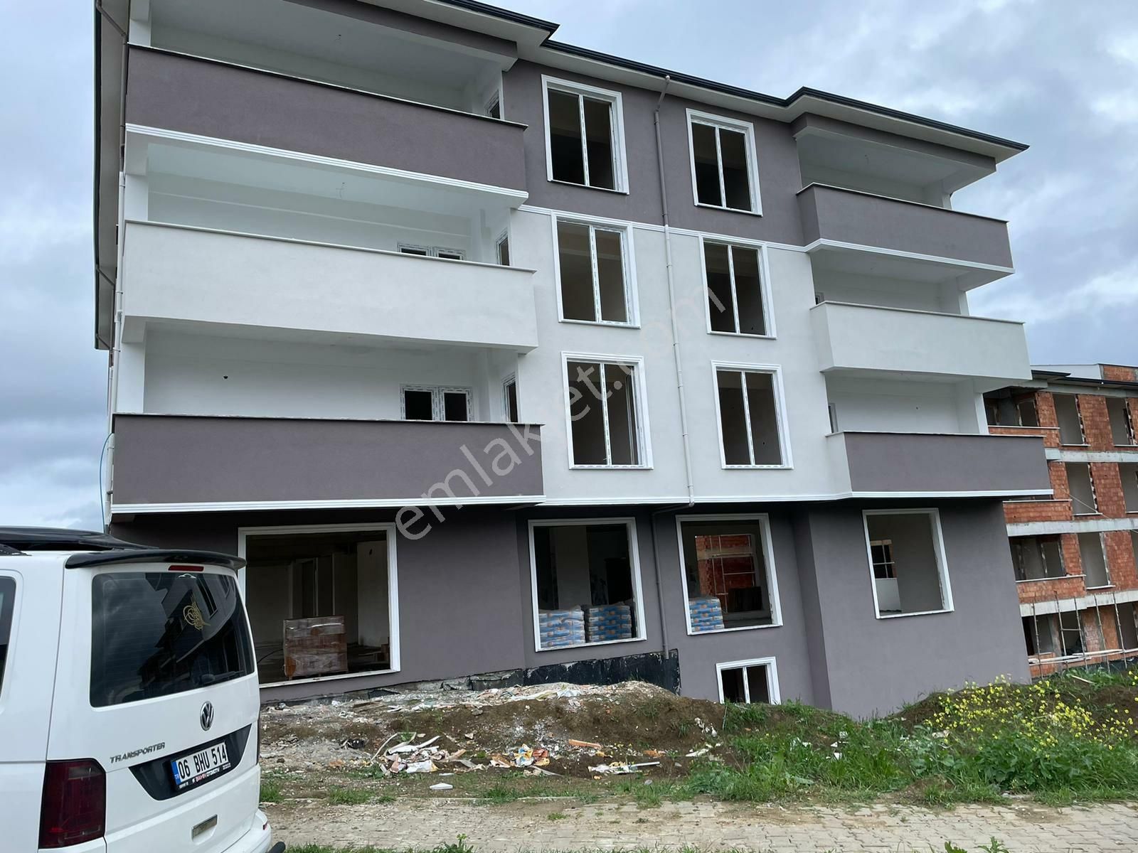 Süleymanpaşa Bahçelievler Satılık Daire TEKİRDAĞ SÜLEYMANPAŞA AYDOĞDU MAHALLESİNDE HAVUZLU SİTEDE 2+1 SATILIK DAİRE 