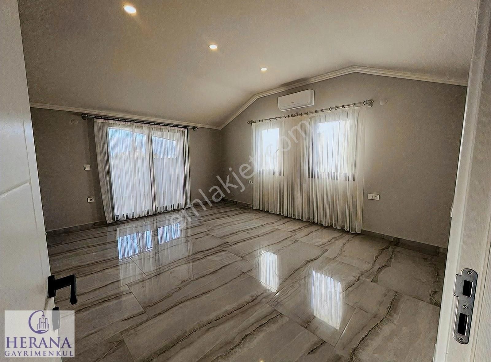 Vatandaşlığa Uygun Ultra Lüks Eşyalı Satılık Villa - Görsel 22