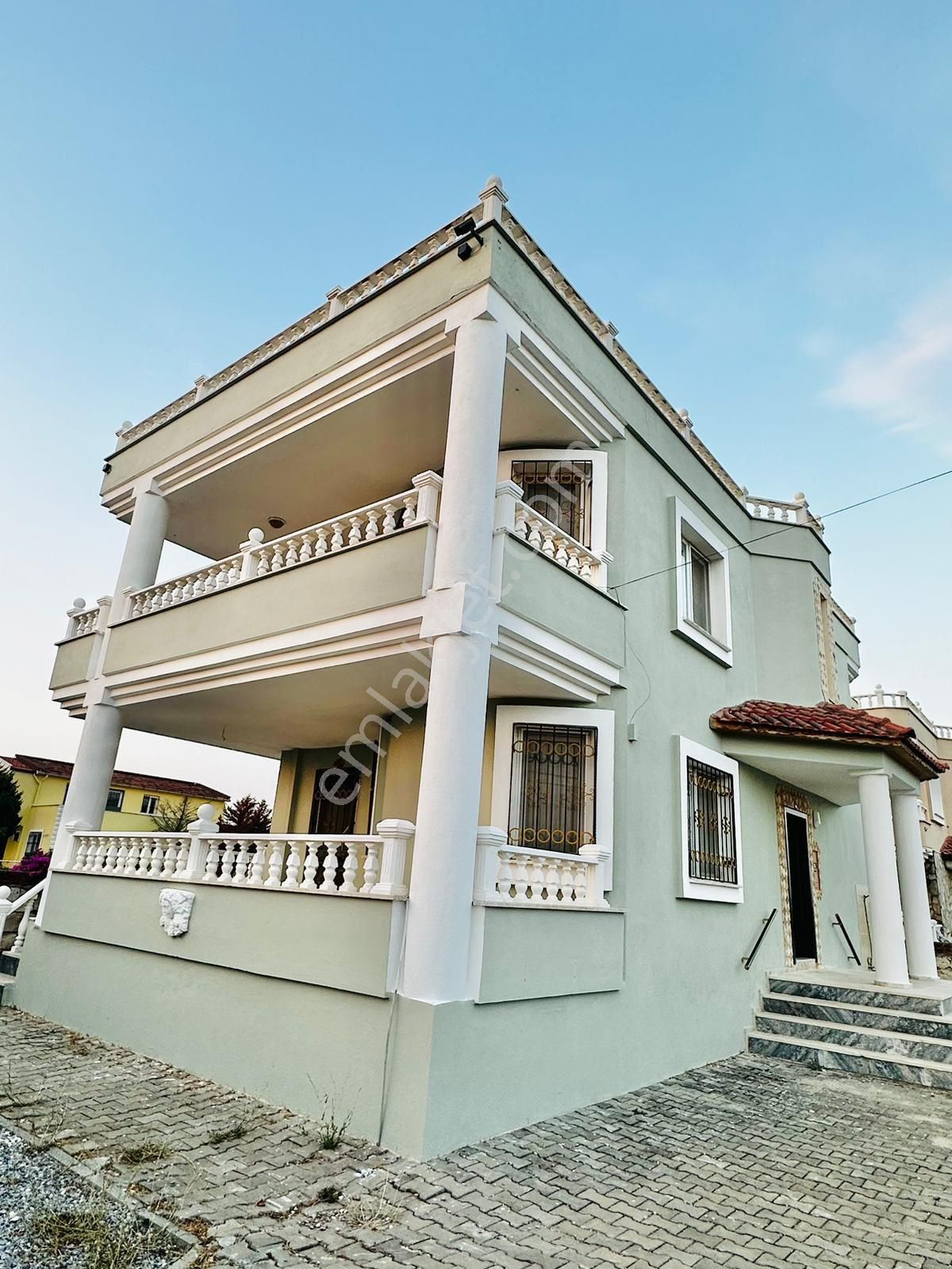 Didim Ak Yeniköy Satılık Villa Yeşiltepe Sitesi’nde 350 metre arsa içinde 3 + 1 geniş Terası villa