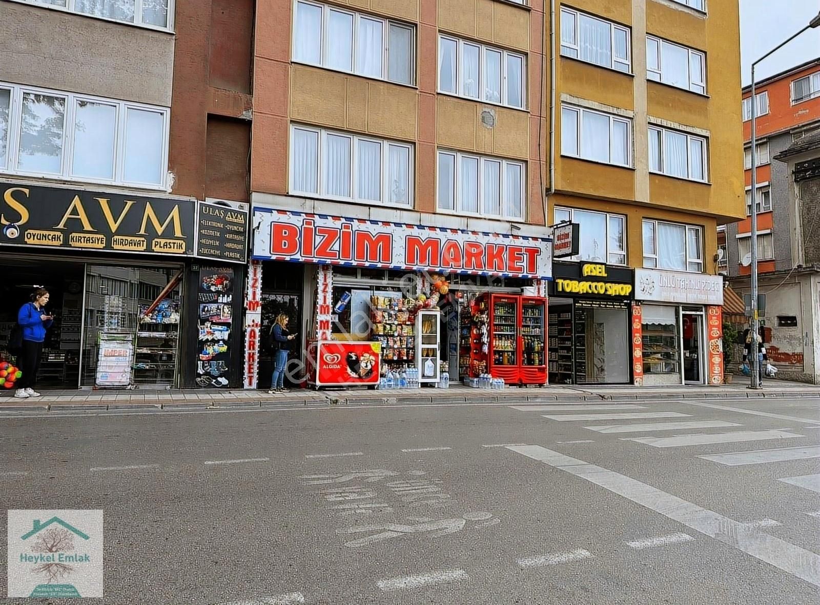 Muradiye meydanda i̇şlek konumda devren satılık büfe