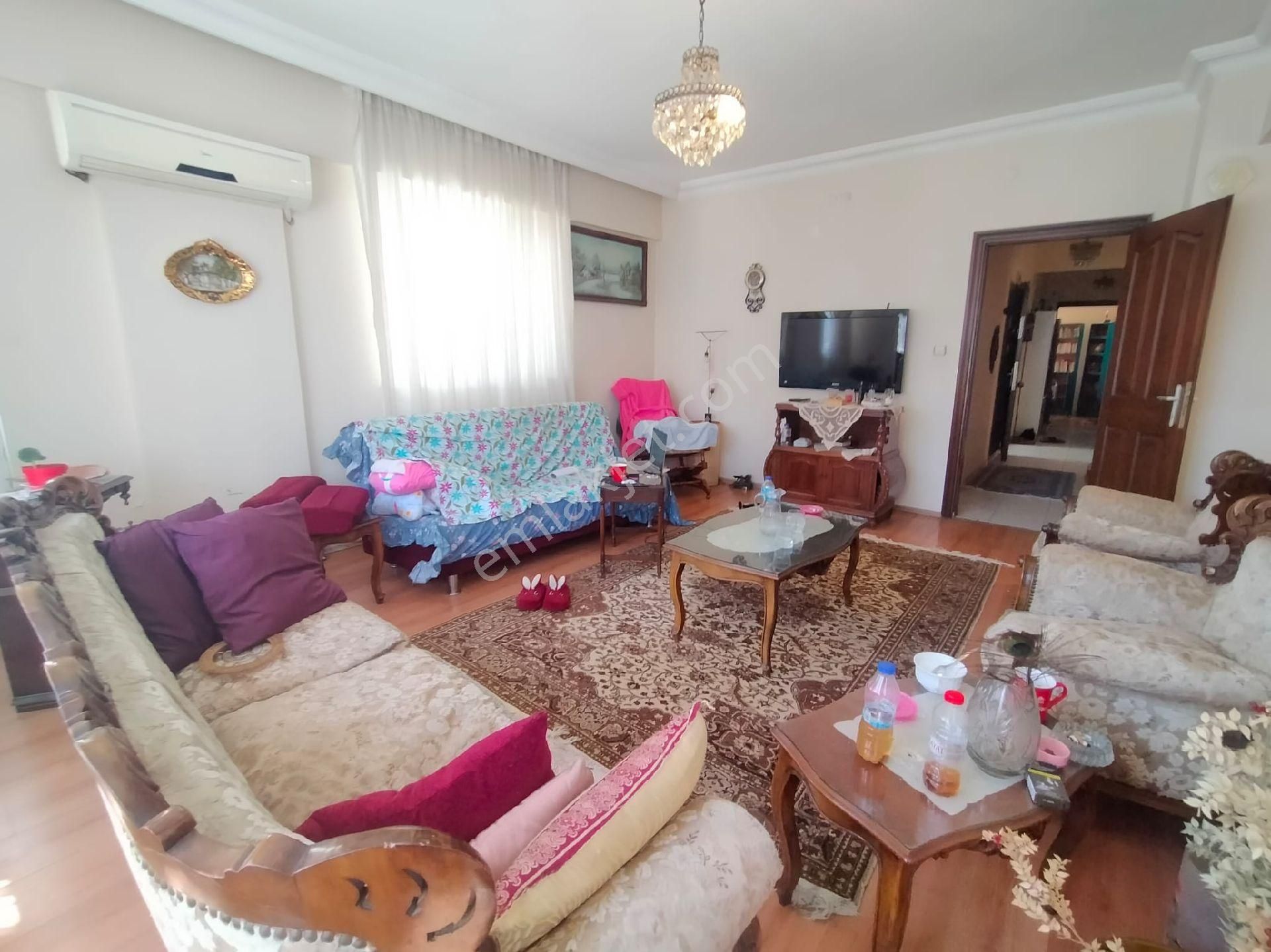 Ki̇ralik dai̇remi̇z kuzeyyaka mahallesi̇'nde kent meydaninin 2 sokak üstünde 3+1 174 m2 2 ara katta