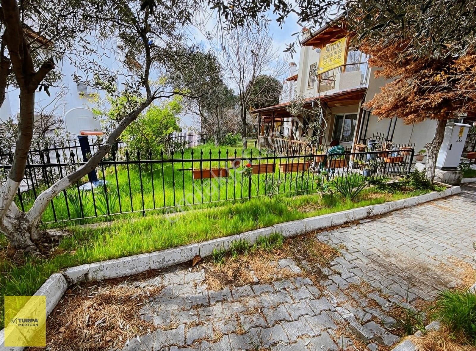 Dikili Çandarlı Satılık Villa DİKİLİ ÇANDARLI PİRİ REİS SİTESİNDE SATILIK KÖŞE VİLLA