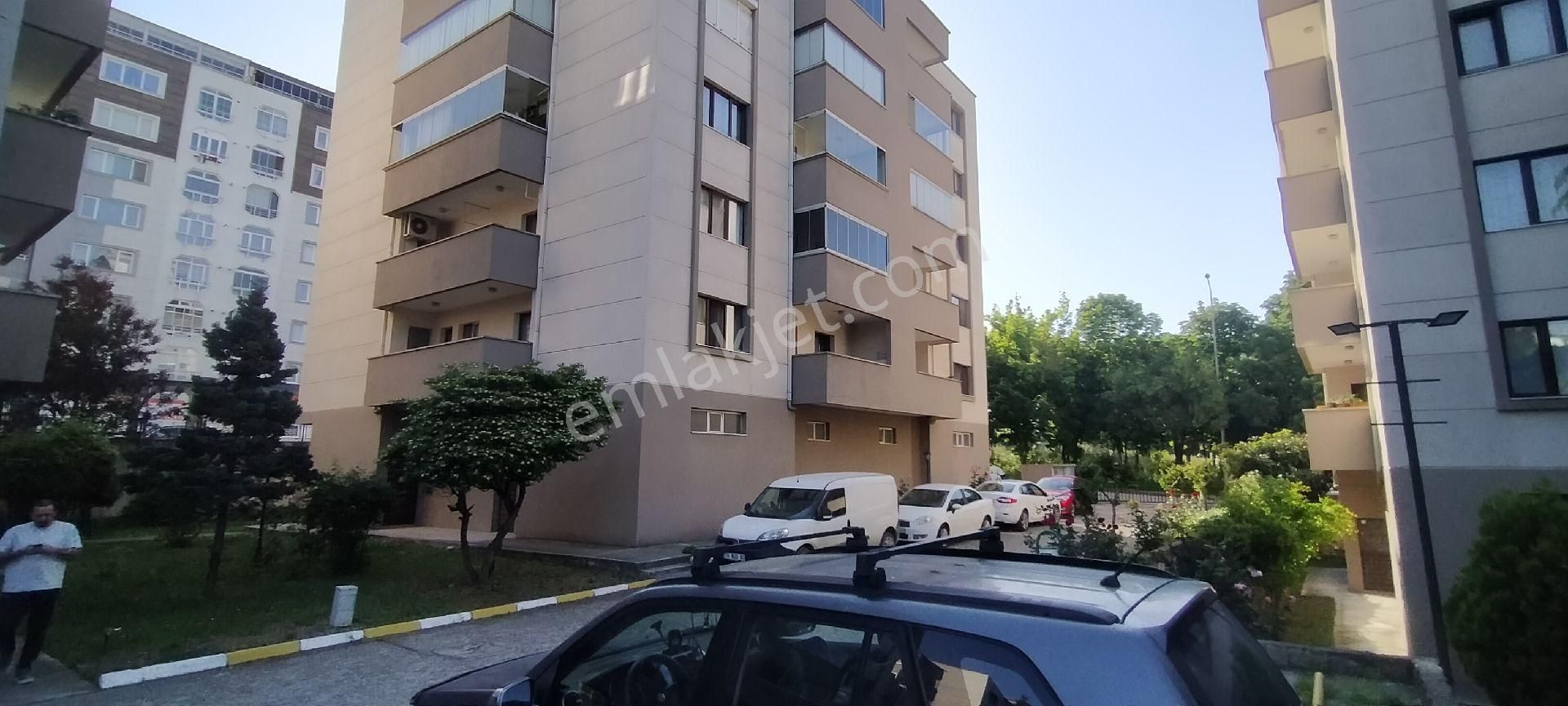 Nilüfer Cumhuriyet Satılık Daire FSM'ye, Gazi Cad. yakın, Ana Cadde üzerinde, Site içi, 170 m2 NET, 4+1, satılık daire