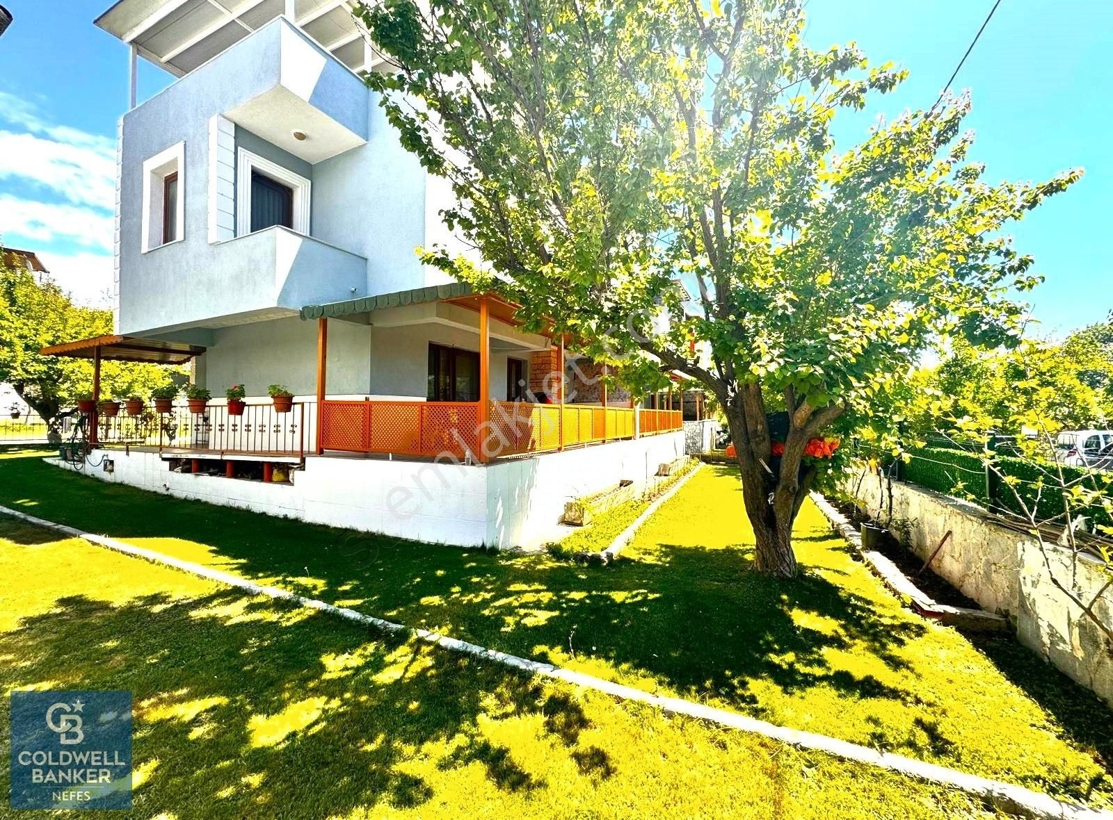 Ezine Dalyan Köyü Satılık Villa Geyikli Odunluk İskelesinde Site İçi Satılık 4+1 160 m2 Villa!