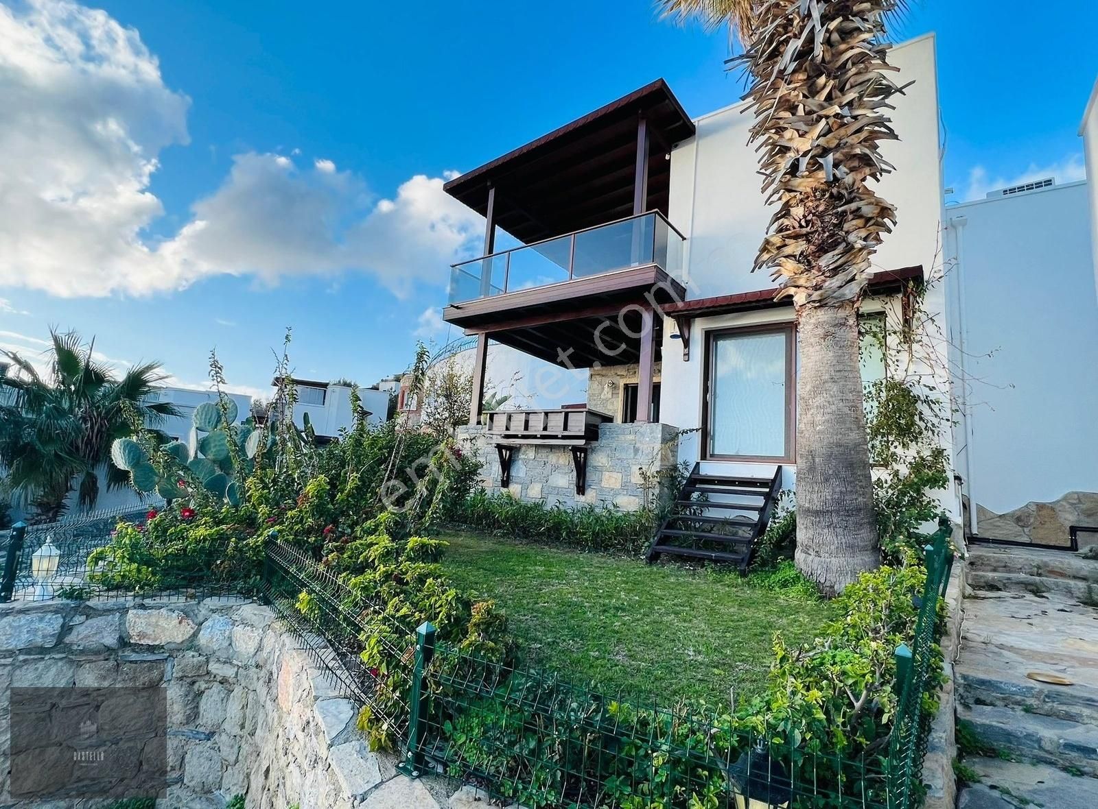 Bodrum Yalıkavak Satılık Villa Gümüşlük 'te Kesintisiz Deniz Manzaralı 5+1 Satılık Villa