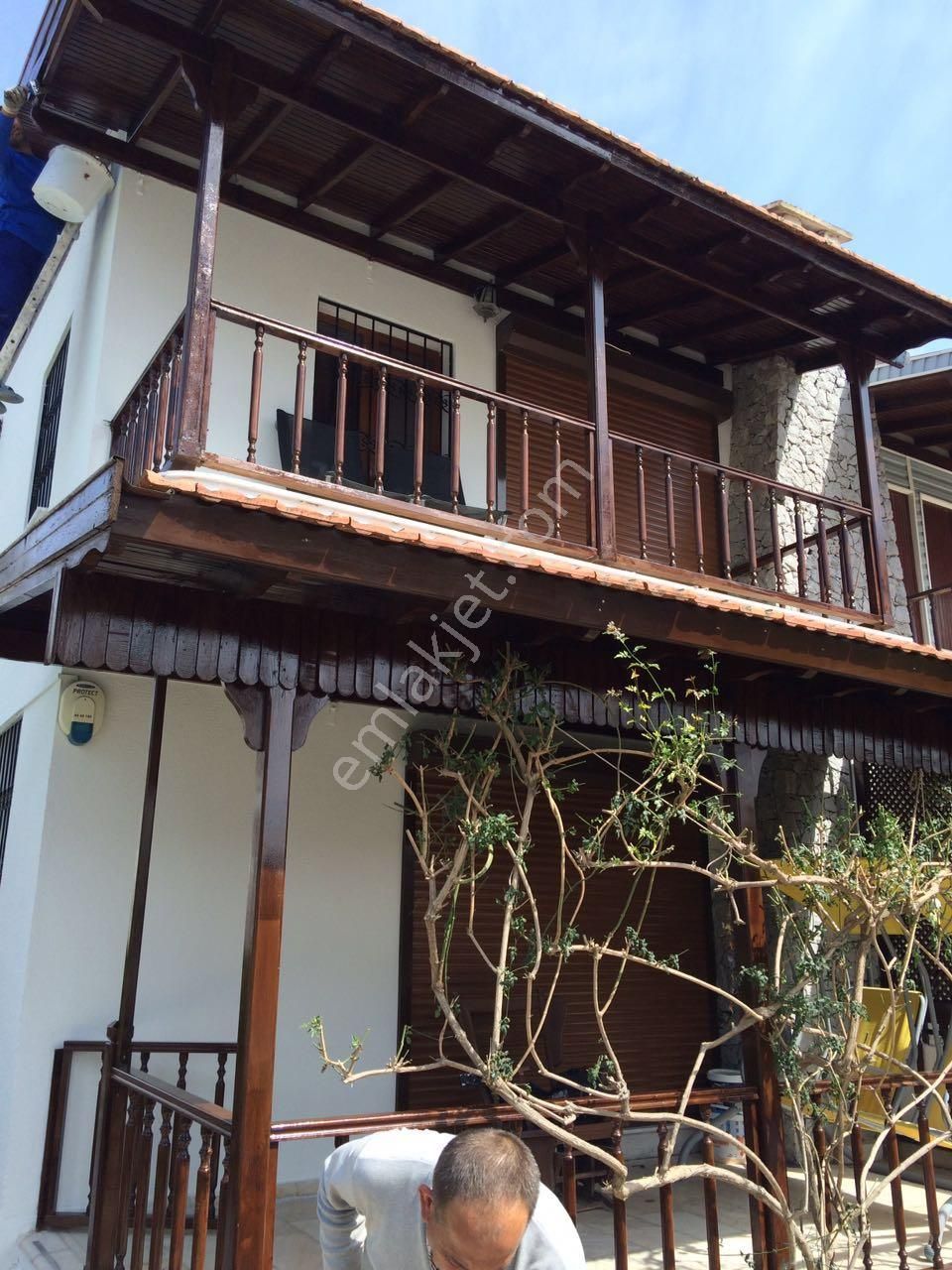 Çeşme Alaçatı Satılık Villa  ALAÇATI GAYRİMENKULDEN ALAÇATI ÇAMLIKYOL CEPHELİ SATILIK VİLLA..